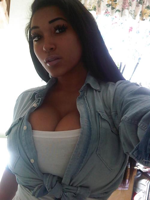 20P Busty Black Russian Bombshell