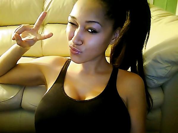 20P Busty Black Russian Bombshell