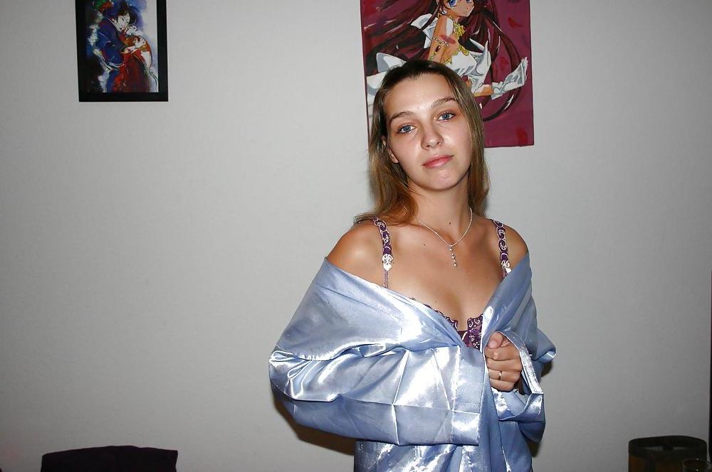 25P POSING AT HOME