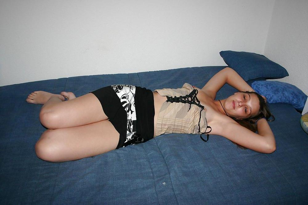 25P POSING AT HOME