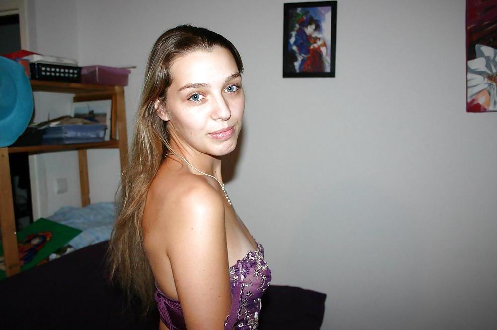 25P POSING AT HOME