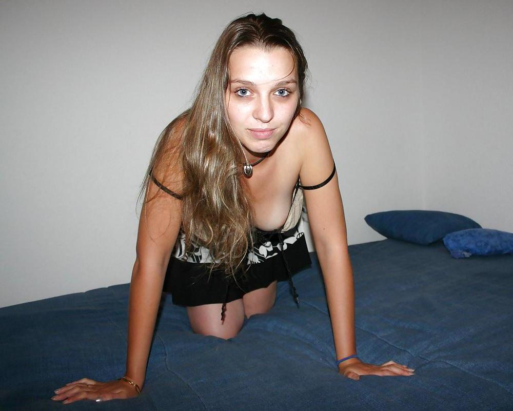 25P POSING AT HOME