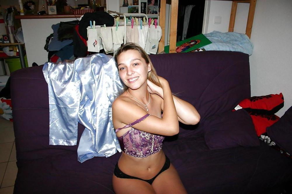 25P POSING AT HOME