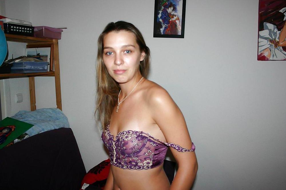 25P POSING AT HOME