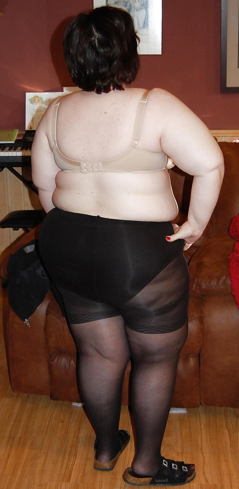 25P Women in panties under pantyhose 13