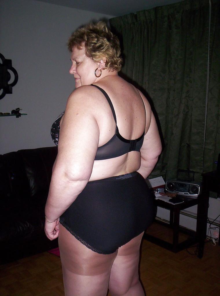 25P Women in panties under pantyhose 13