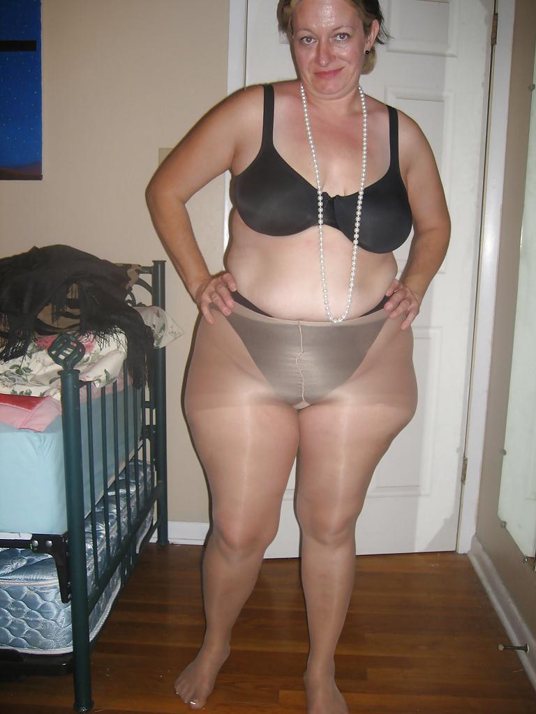 25P Women in panties under pantyhose 13