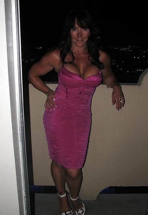 25P Gayle-Mature Female Bodybuilder