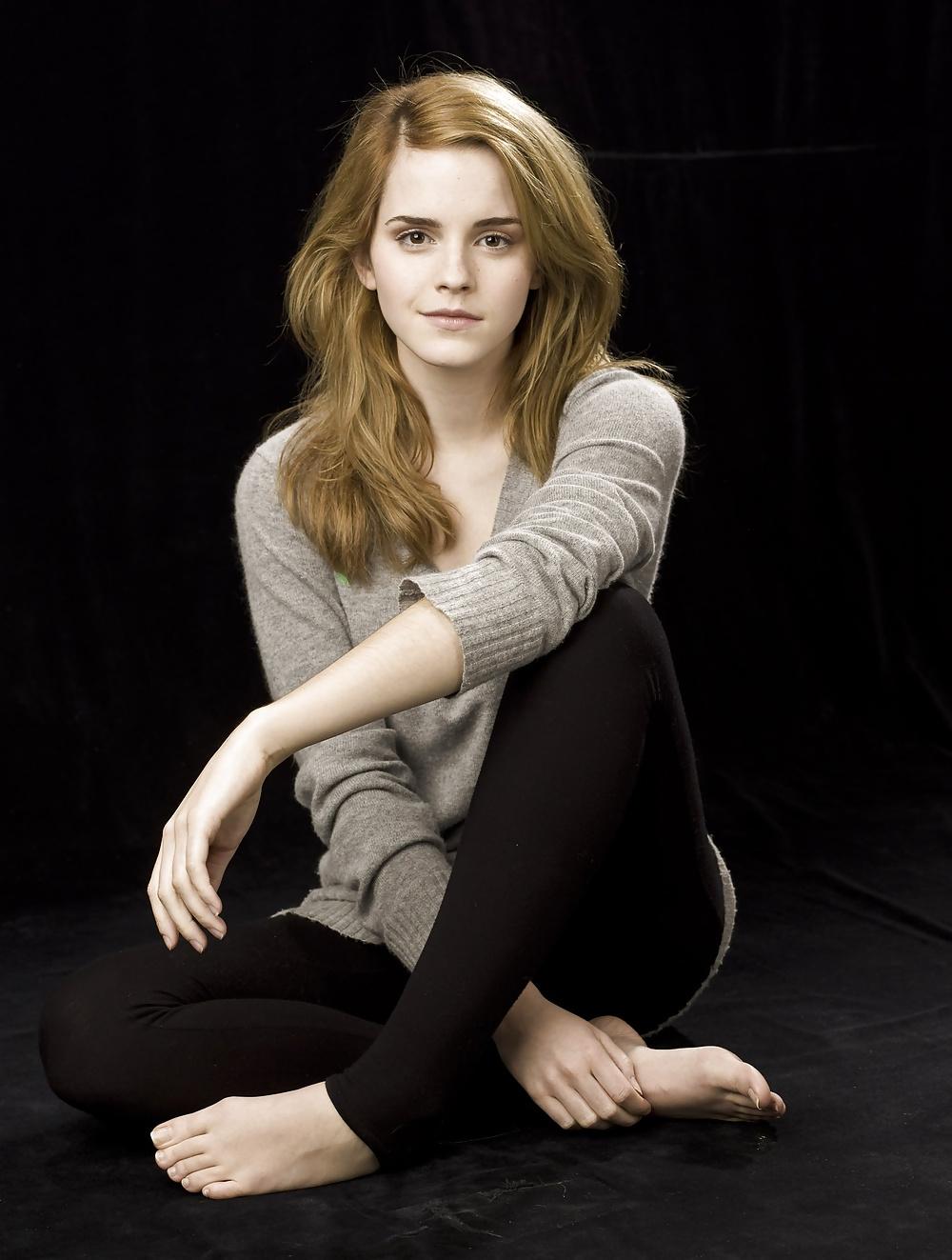 10P Emma Watson feet