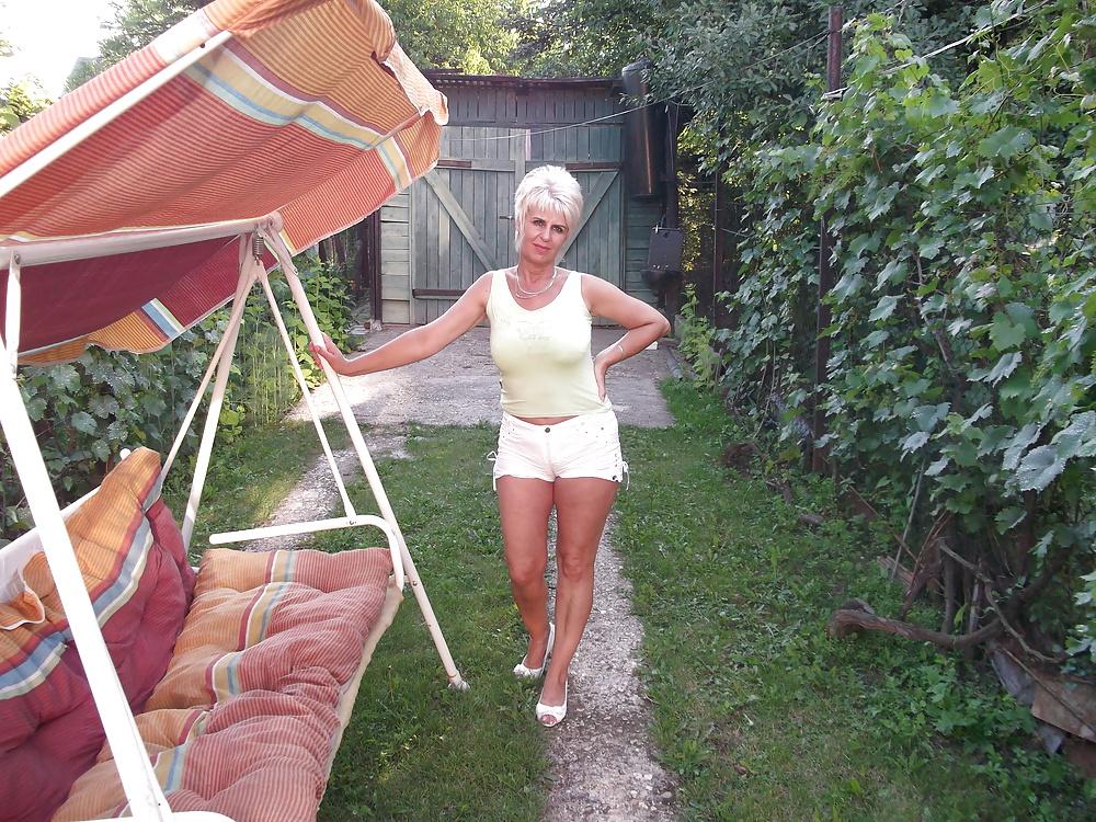 6P Mature Milf Cameltoe