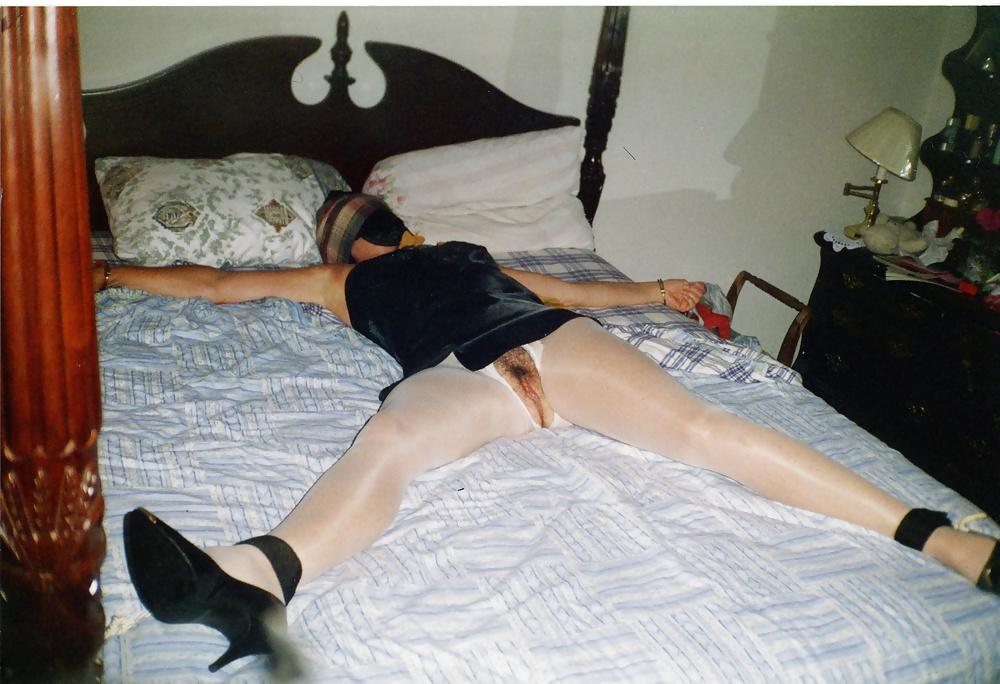 25P Bottomless and Hairy Tied to the Bed