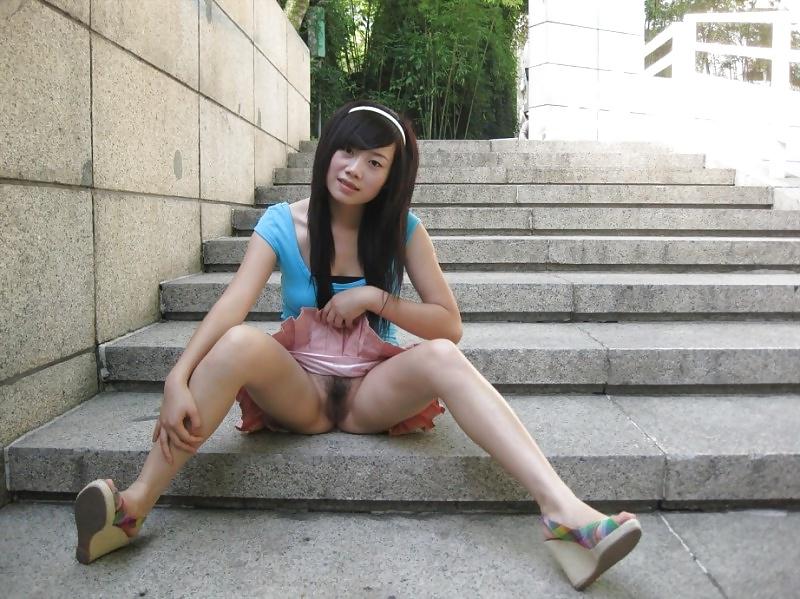 25P Bottomless and Hairy on the Stairs
