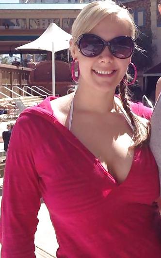 19P Gorgeous busty blonde pawg