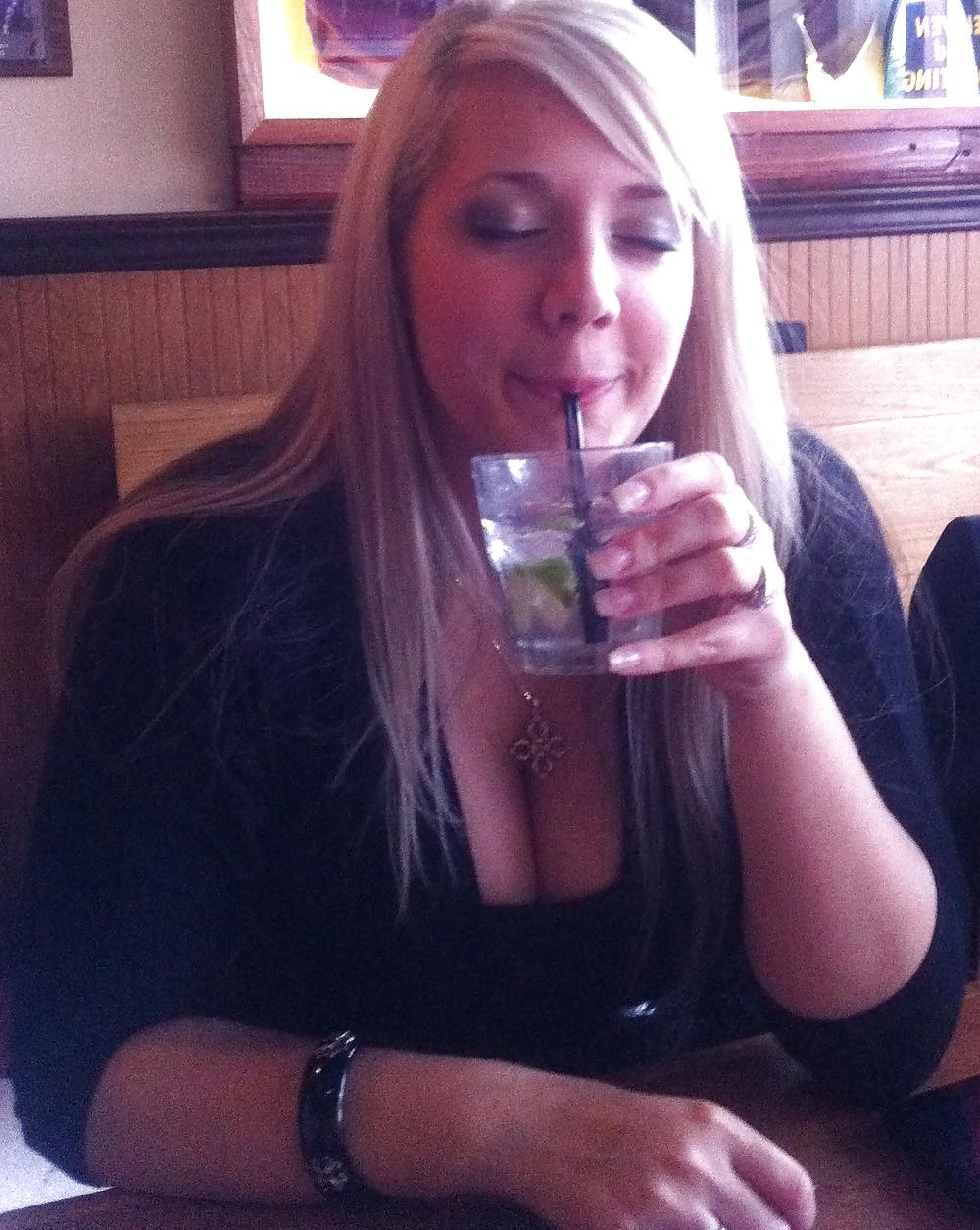 19P Gorgeous busty blonde pawg