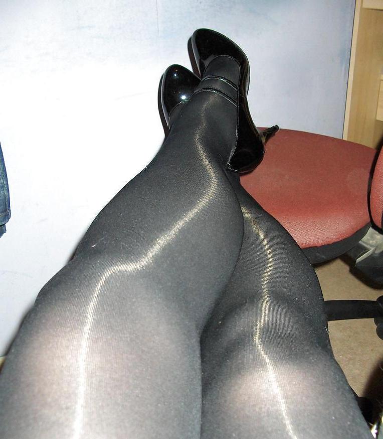9P Sexy Pantyhose 001