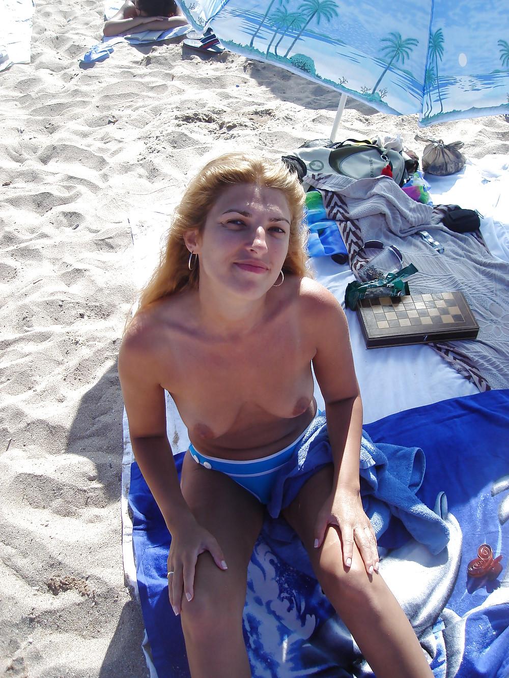 25P BABES ON HOLIDAY