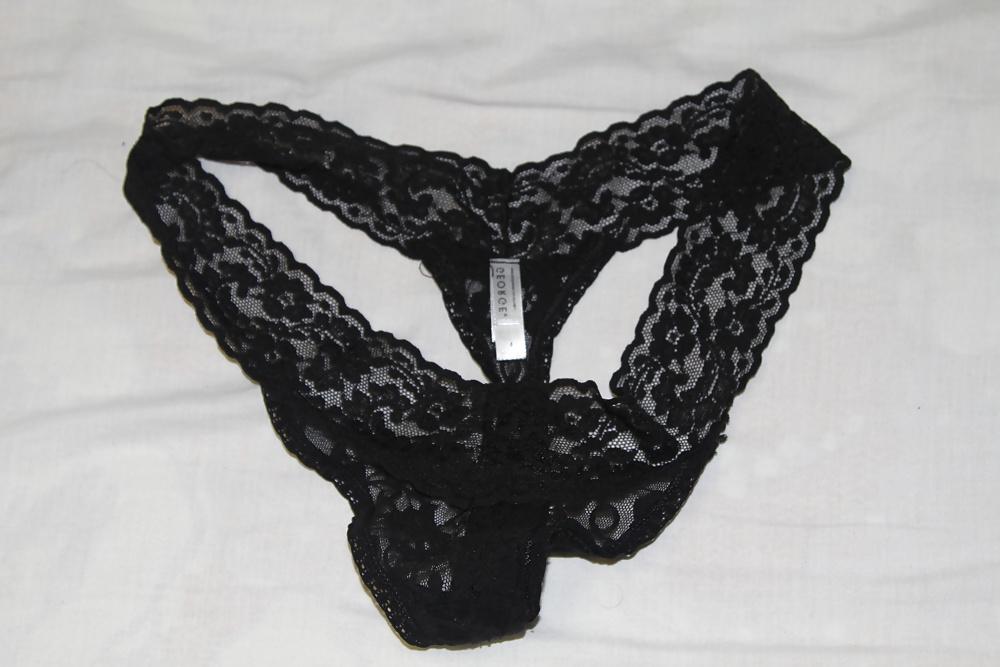 6P Friend jerking on wifes panties