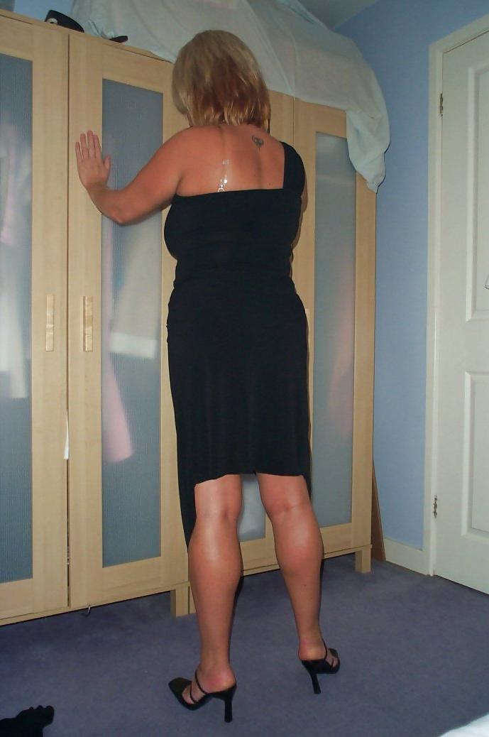 25P Blonde UK MILF's Home Shots