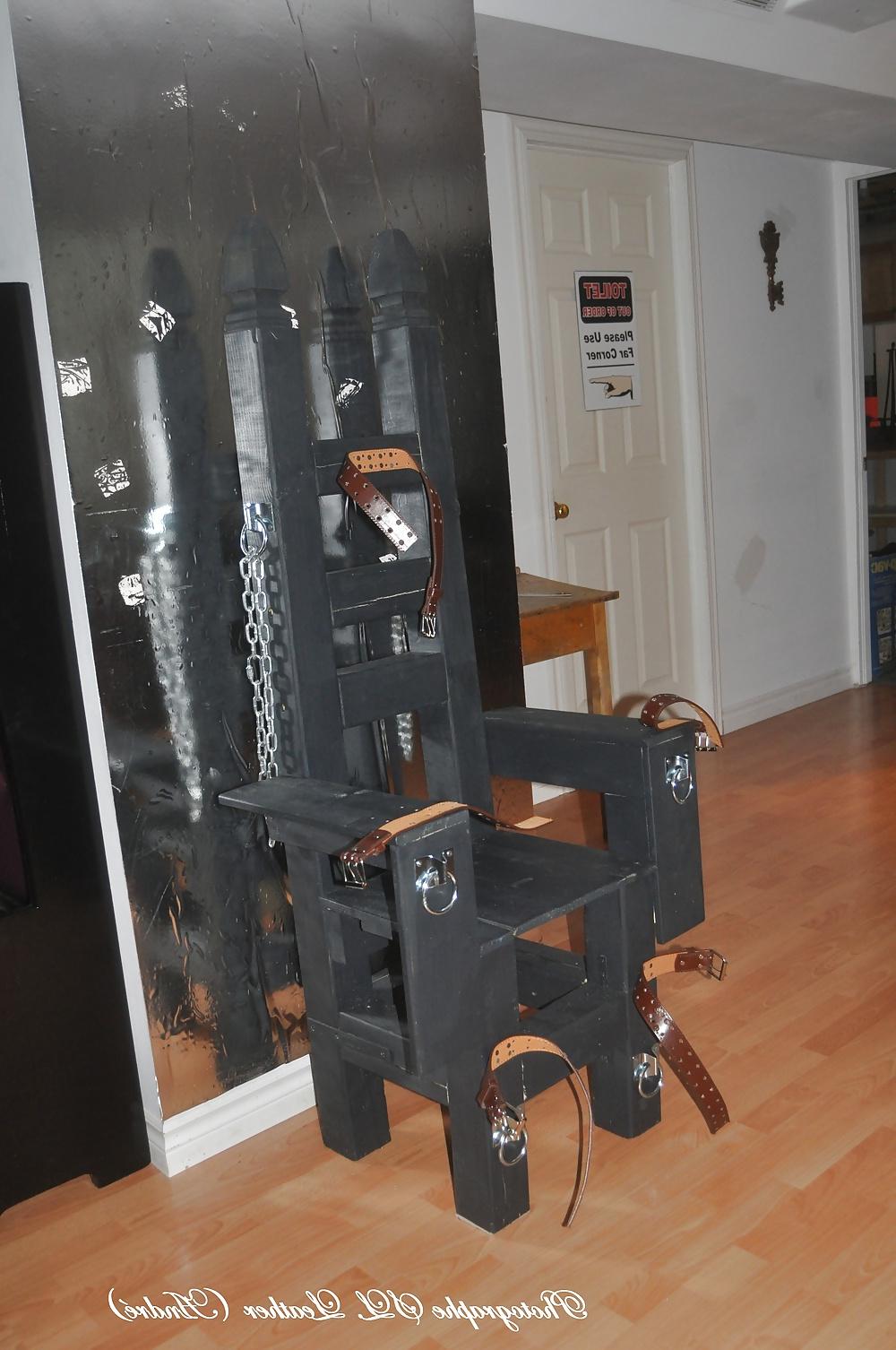 25P DUNGEON SHERBROOKE   DONJON SHERBROOKE