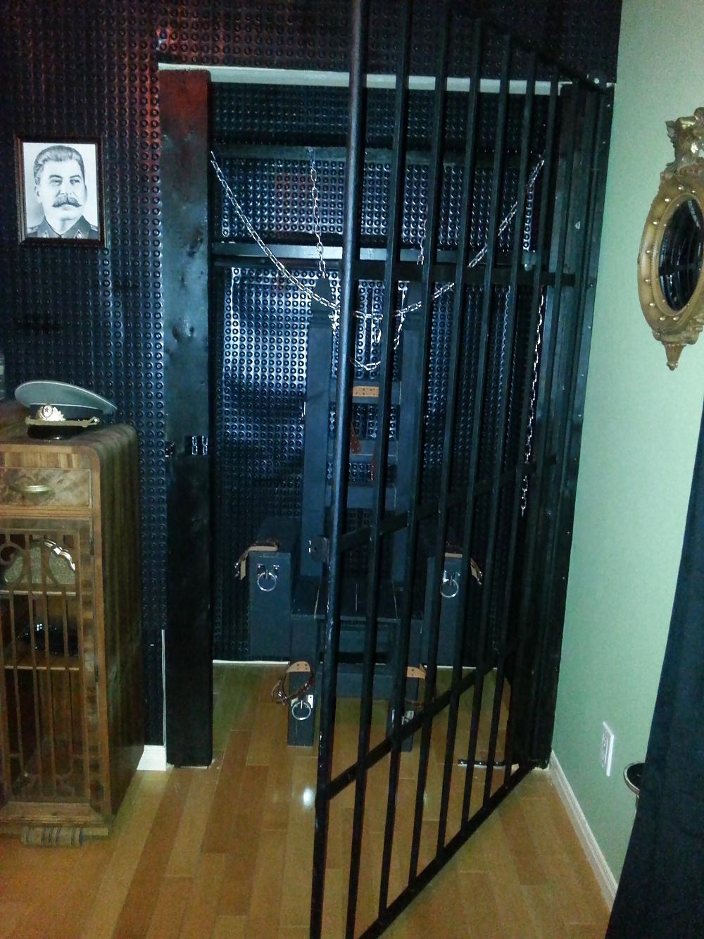 25P DUNGEON SHERBROOKE   DONJON SHERBROOKE
