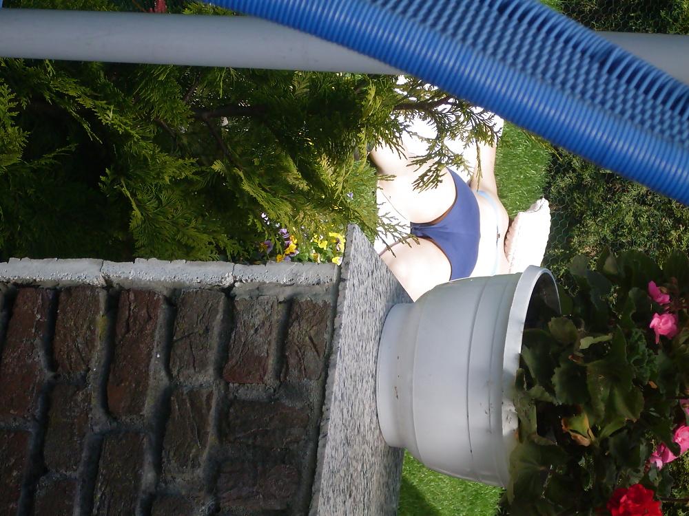 6P Neighbor sunbathing spy