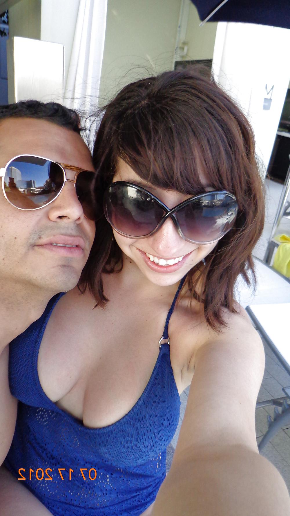 22P Amateur wives share photos