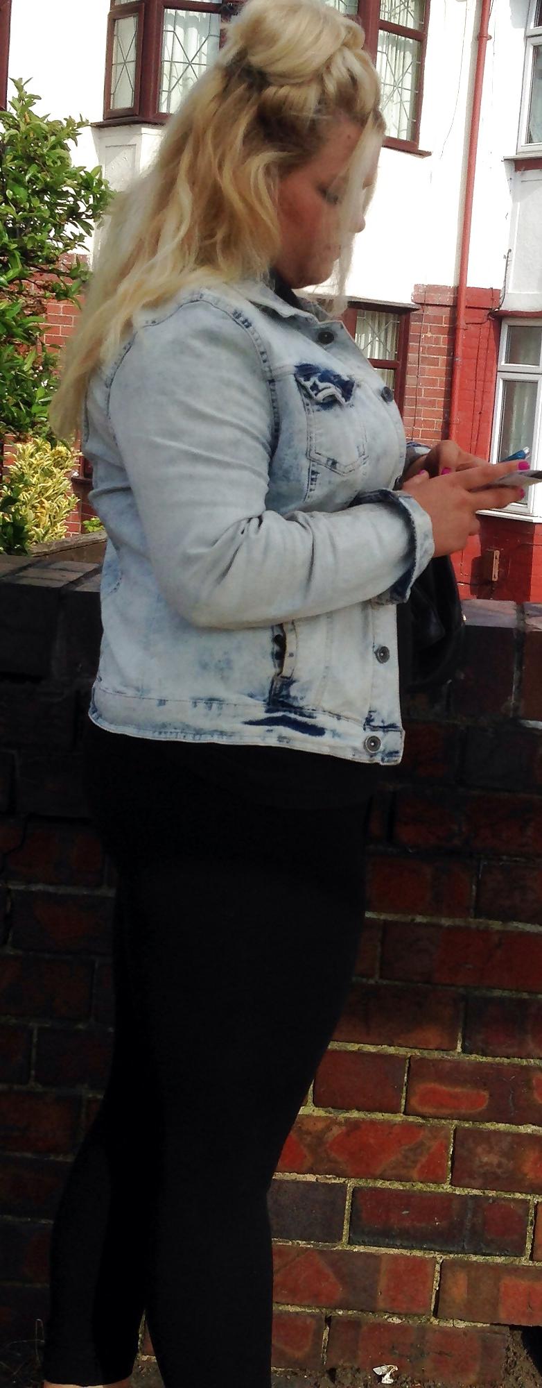 22P Girls in the street