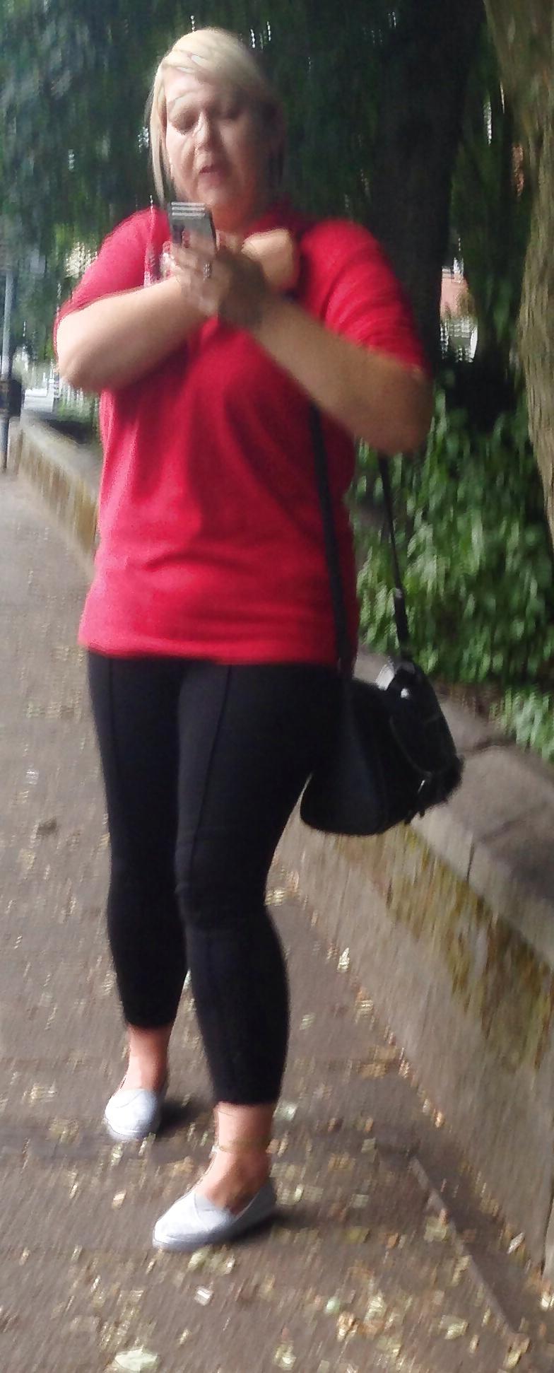 22P Girls in the street