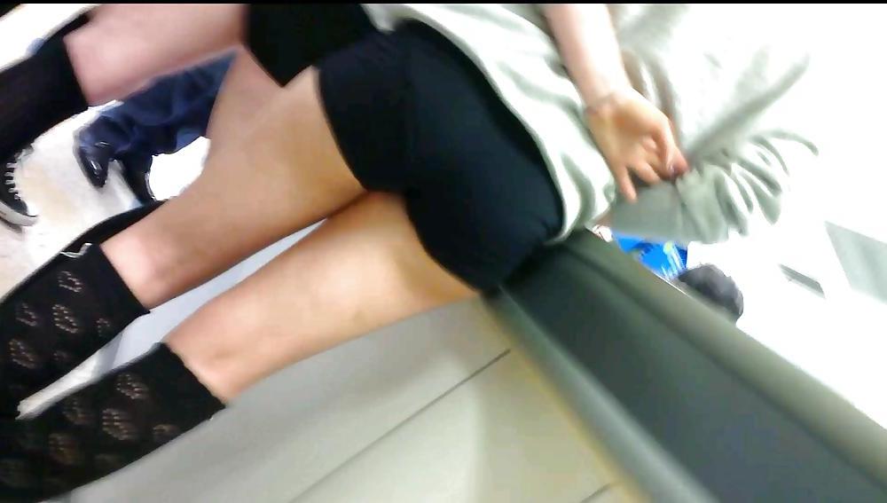 11P Nice legs