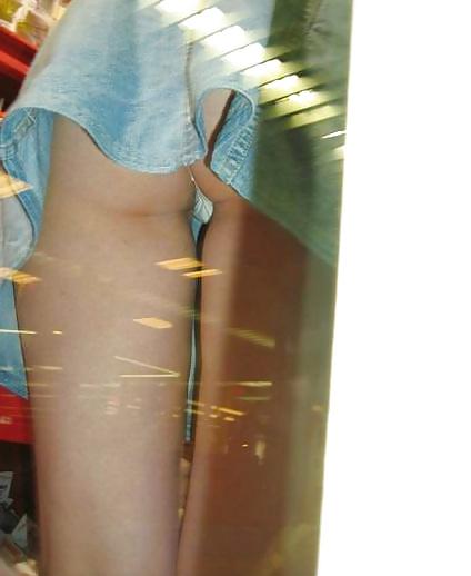 20P Upskirt Glimpses