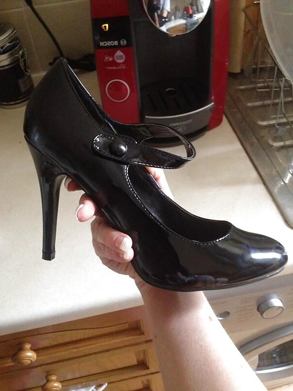 17P Mistresses,  Domination & Ballbusting Heels