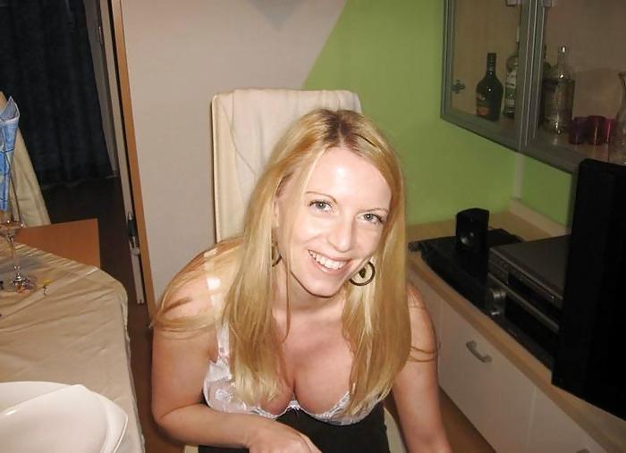 17P My facebook girlfrind Louise came home and stripping