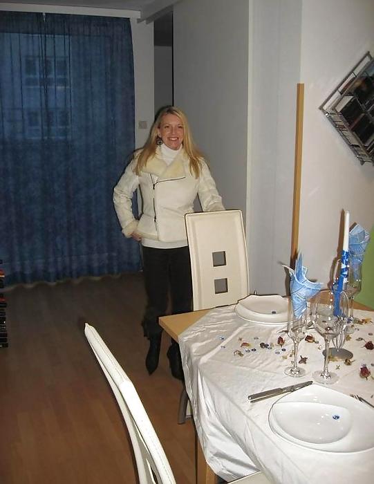 17P My facebook girlfrind Louise came home and stripping