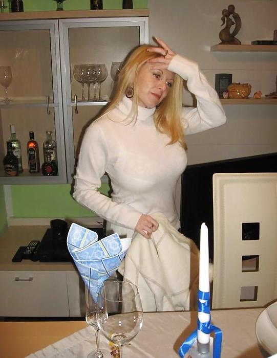 17P My facebook girlfrind Louise came home and stripping