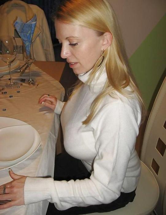 17P My facebook girlfrind Louise came home and stripping