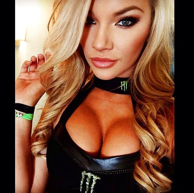 25P Tara Booher - Monster Energy Girl
