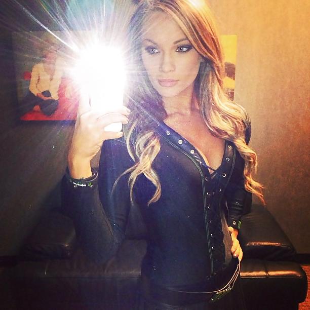 25P Tara Booher - Monster Energy Girl
