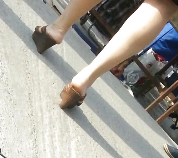 15P Spy feet and legs romanian