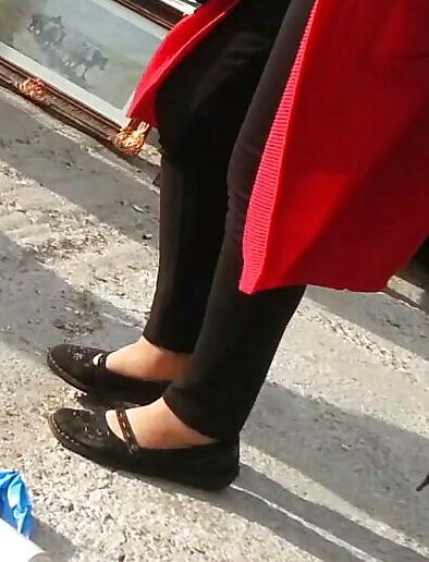 15P Spy feet and legs romanian