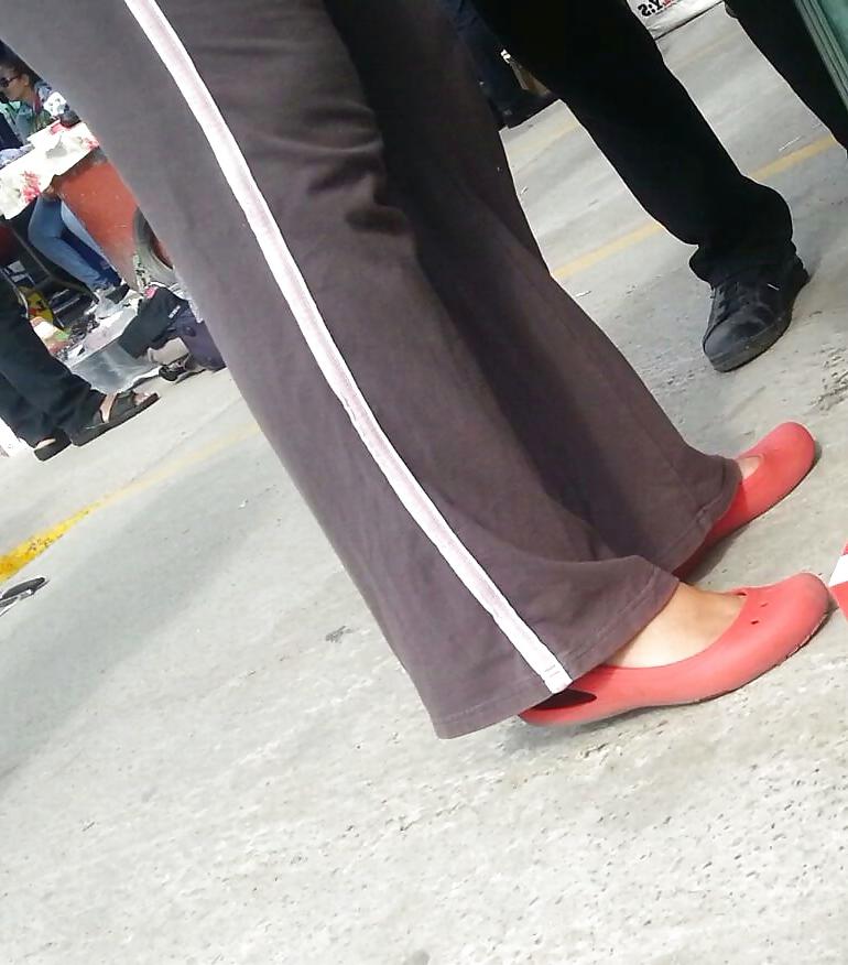 15P Spy feet and legs romanian