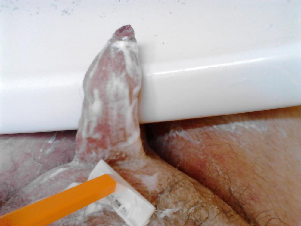 17P SHAVING MY NAUGHTY COCK