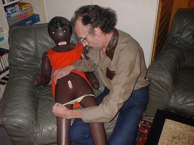 21P Doll 2 - Schwarze Luzy - Puppenfick