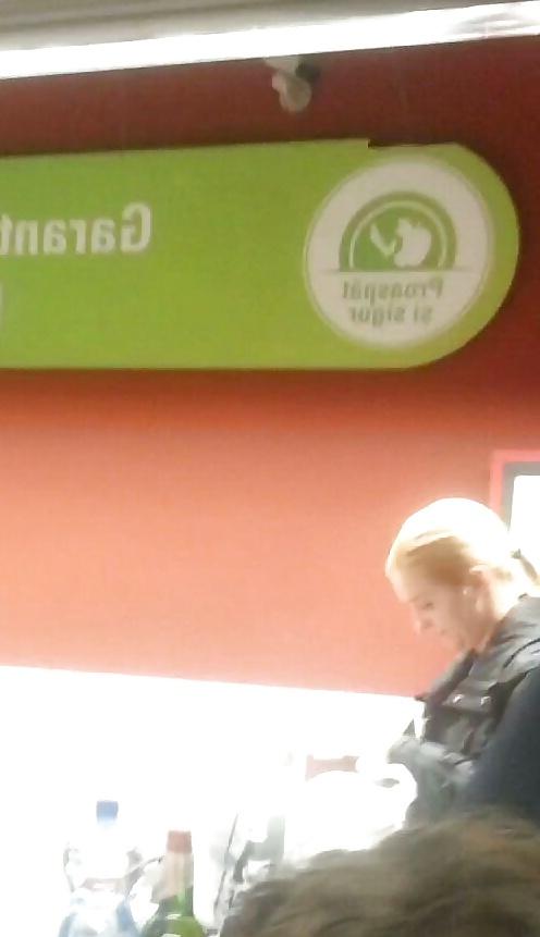 19P Spy old + young supermarket romanian