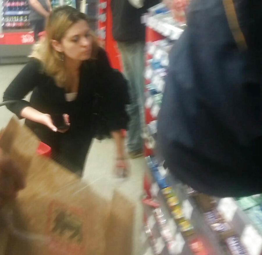 19P Spy old + young supermarket romanian