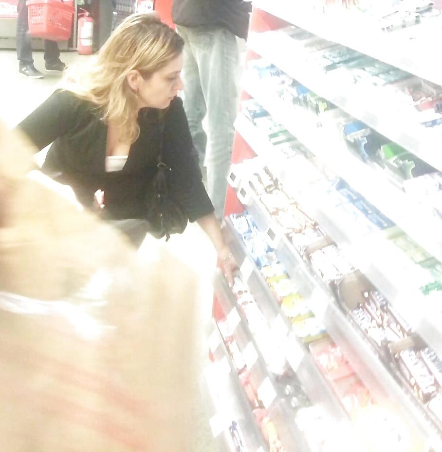 19P Spy old + young supermarket romanian