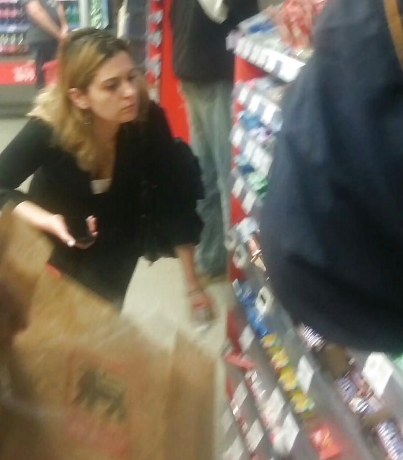 19P Spy old + young supermarket romanian