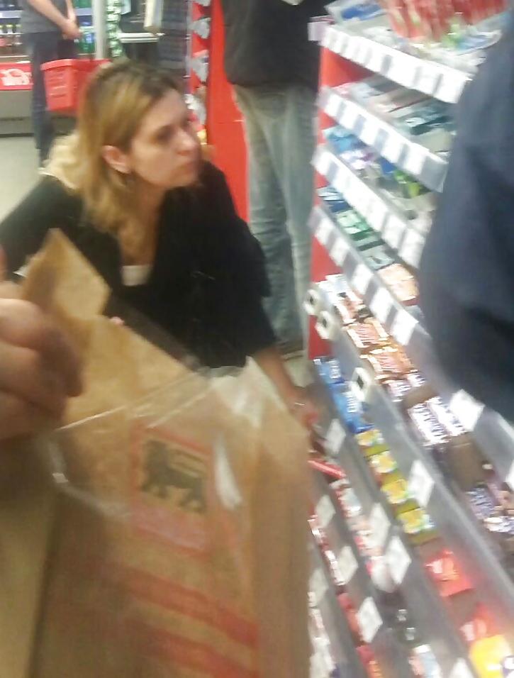 19P Spy old + young supermarket romanian