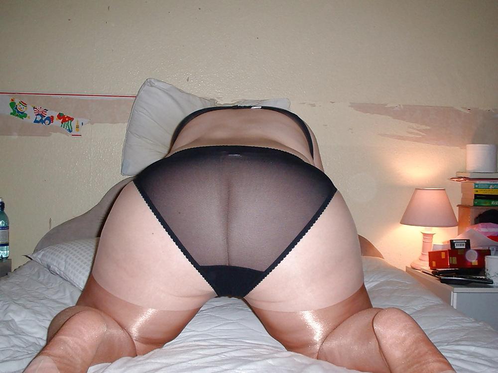 25P Women in panties under pantyhose 6