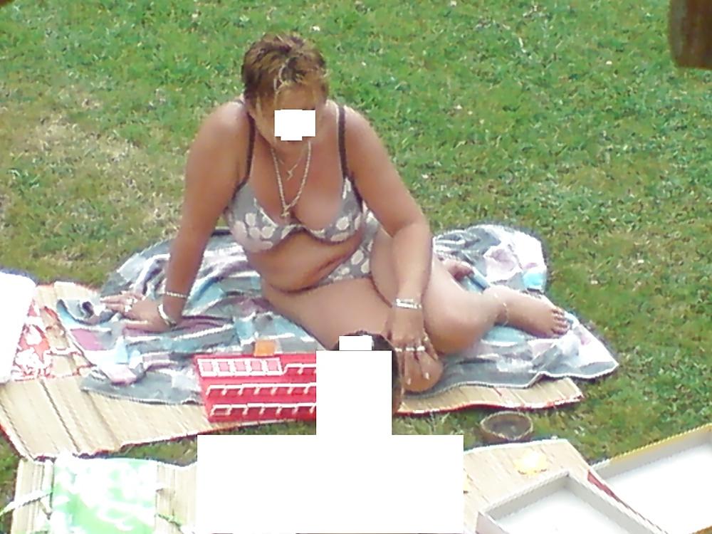 20P Mother's friend ass,tits and feet