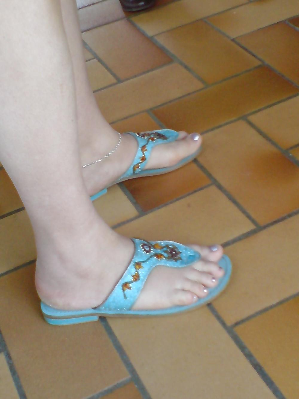 20P Mother's friend ass,tits and feet